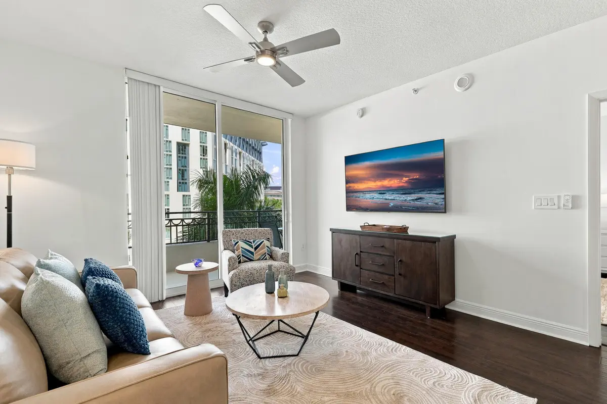 South Tower #521 at 550 OKEECHOBEE Boulevard 521, West Palm Beach