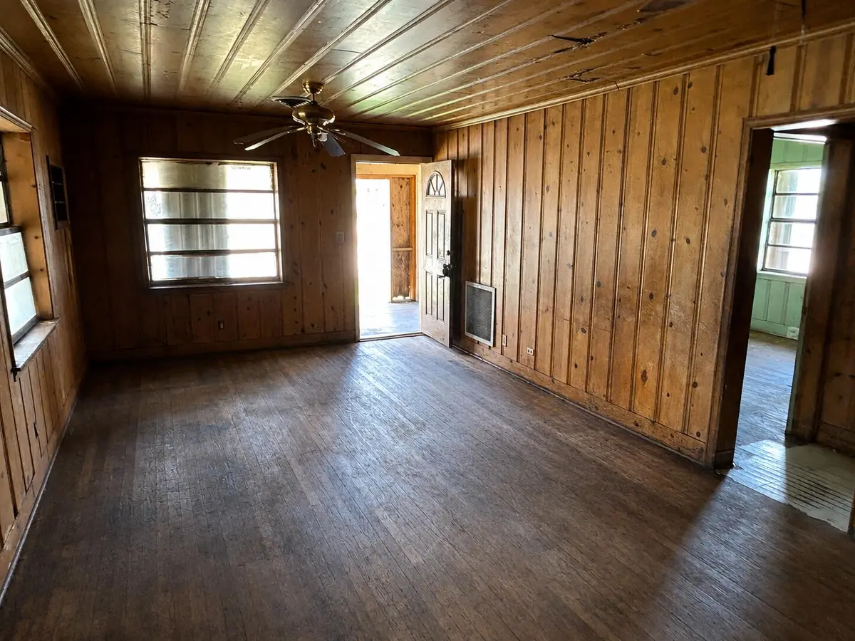 Living room at 190 SW 6th Avenue, South Bay