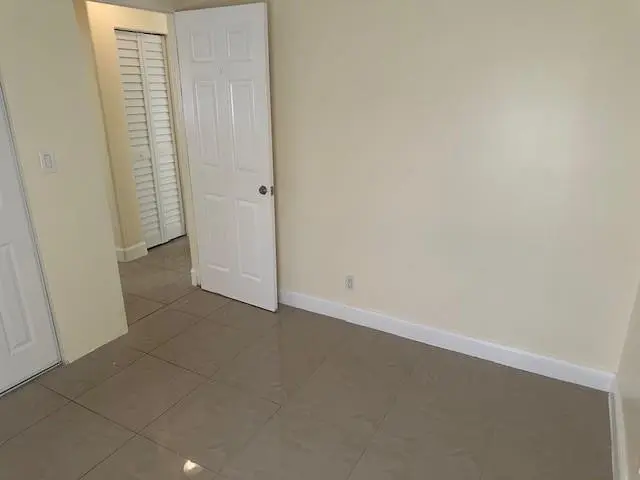 Photo 4 at 7807 W Kimberly Boulevard, North Lauderdale