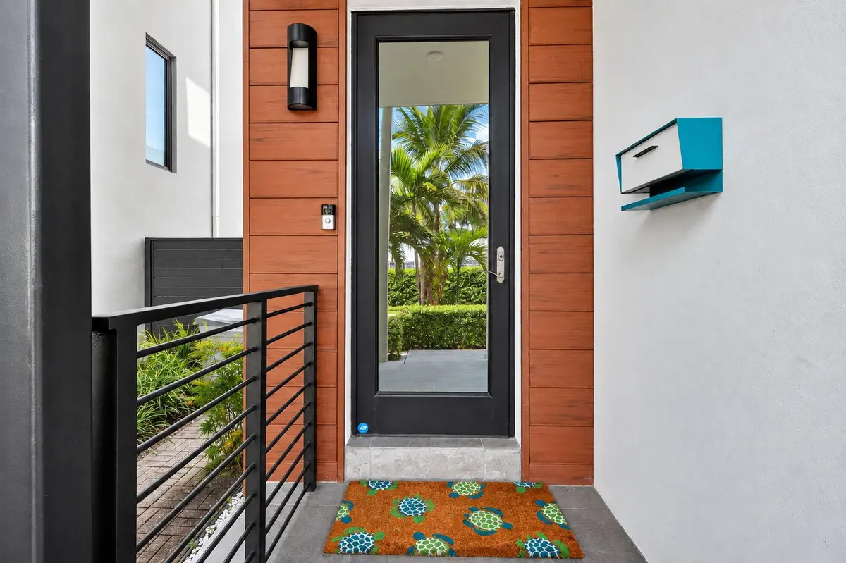 4-web-or-mls-8h766g at 336 Balboa Street, Hollywood