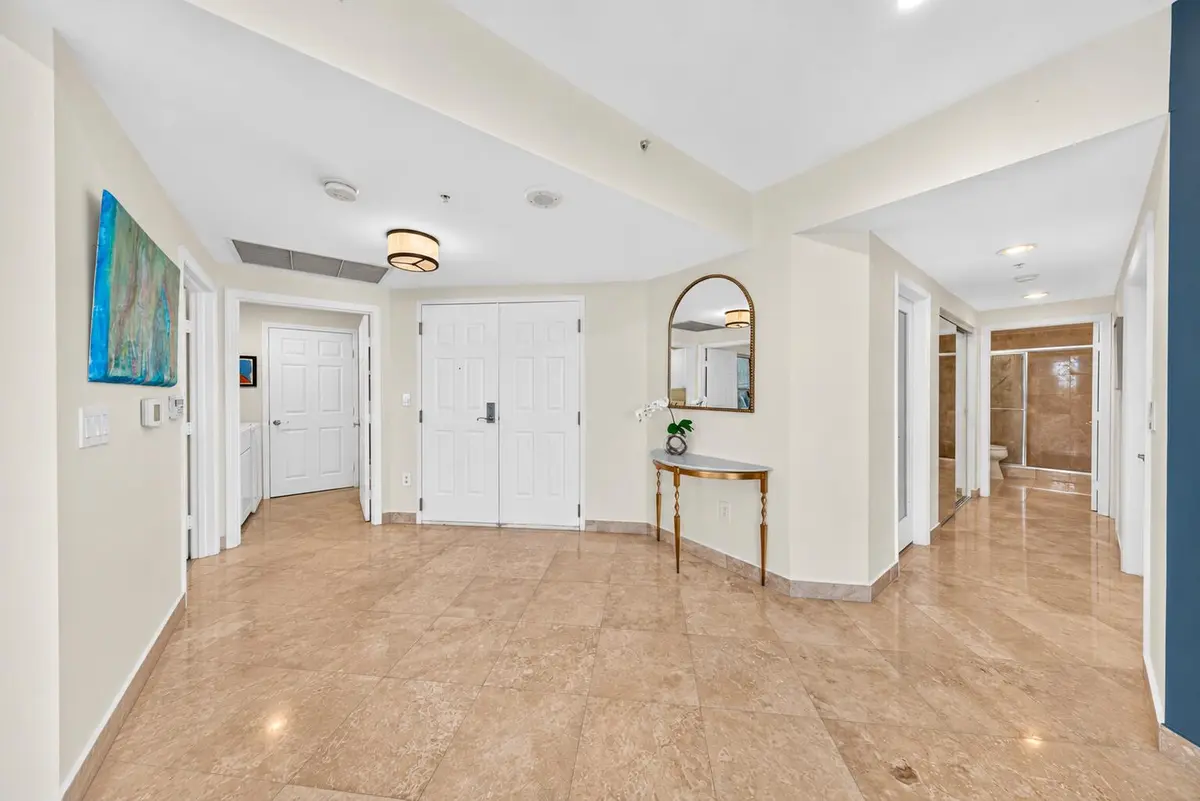Updated entry 2 at 100 S BIRCH Road 701B, Fort Lauderdale