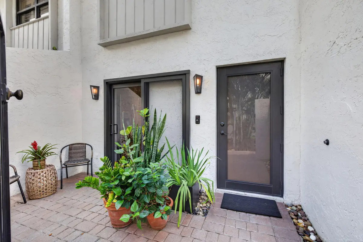 6-web-or-mls-_A7A7606 at 547 NE 7th Avenue, Fort Lauderdale