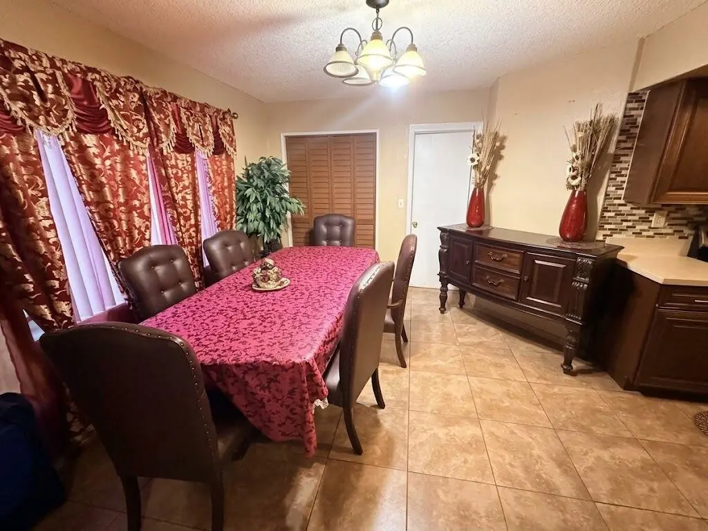 updated dining room at 820 SW 49th Terrace, Margate