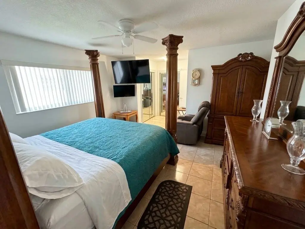 updated master bedroom at 820 SW 49th Terrace, Margate