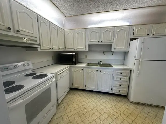 IMG_9275 at 22805 SW 66th Avenue 207, Boca Raton