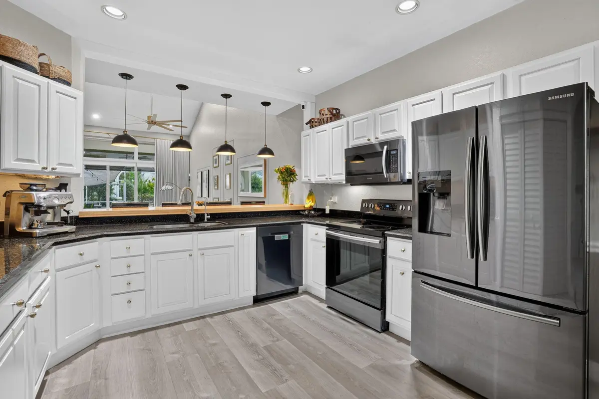 9-web-or-mls-009_DSC00928 at 457 W PALM AIRE Drive, Pompano Beach