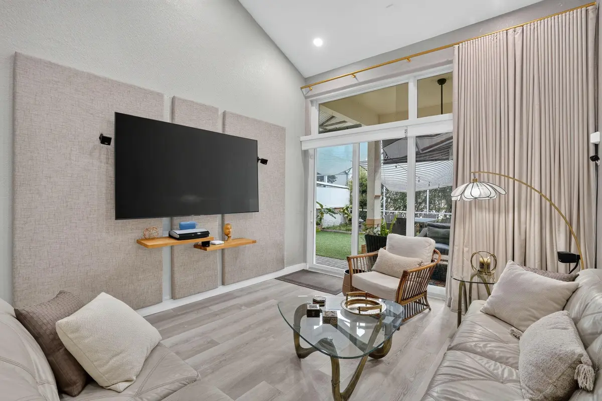 19-web-or-mls-019_DSC00970 at 457 W PALM AIRE Drive, Pompano Beach