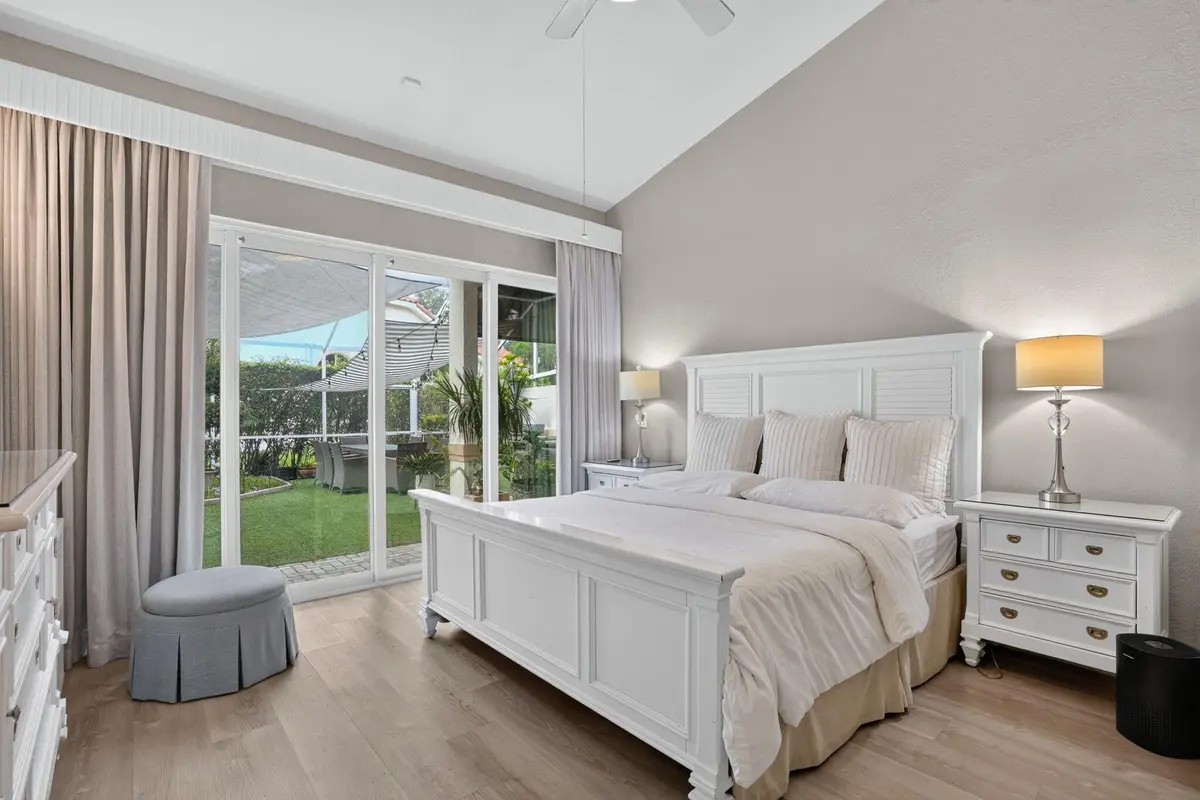 25-web-or-mls-025_DSC01003 at 457 W PALM AIRE Drive, Pompano Beach
