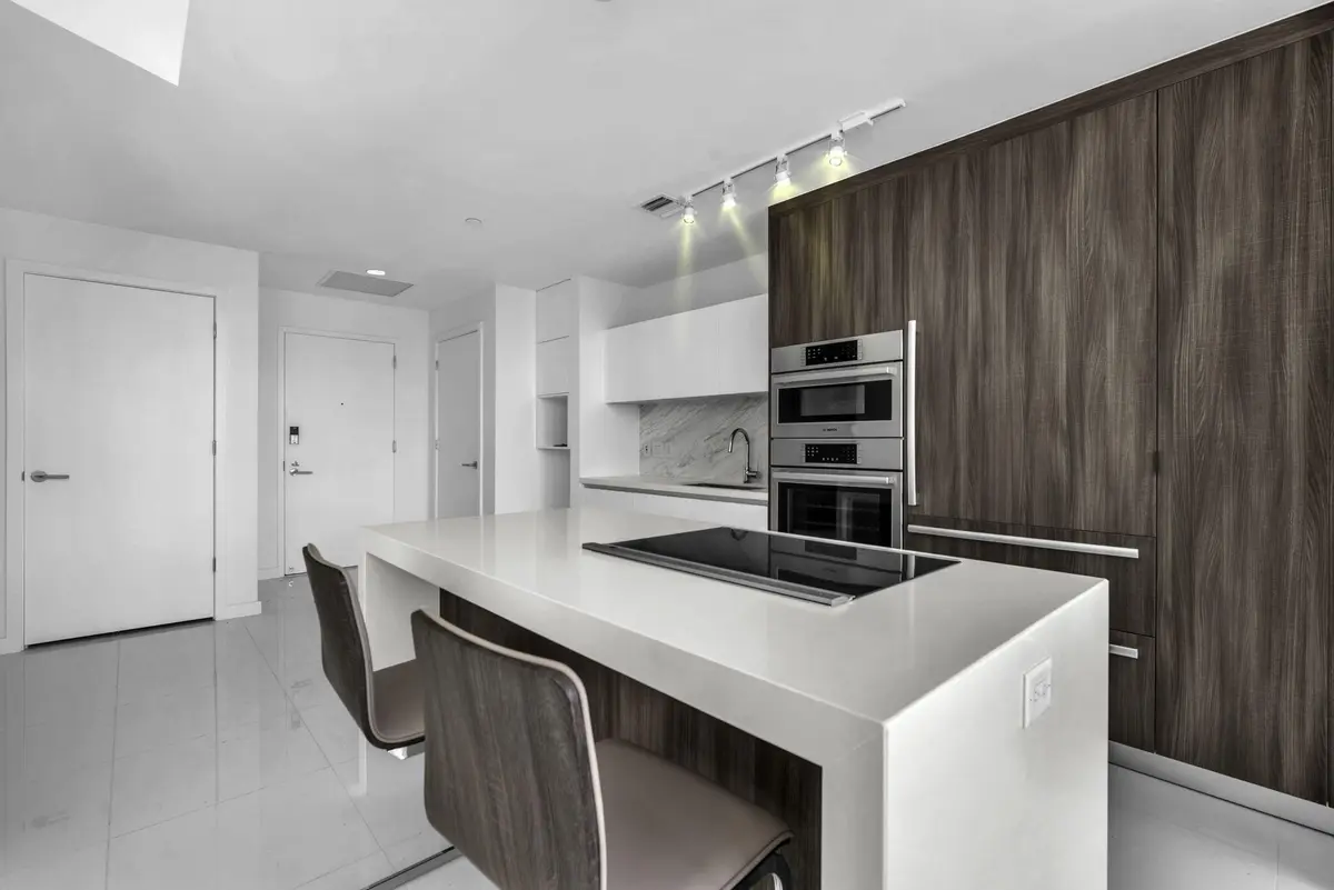 5-web-or-mls-DSC08320 at 851 NE 1ST Avenue 1002, Miami