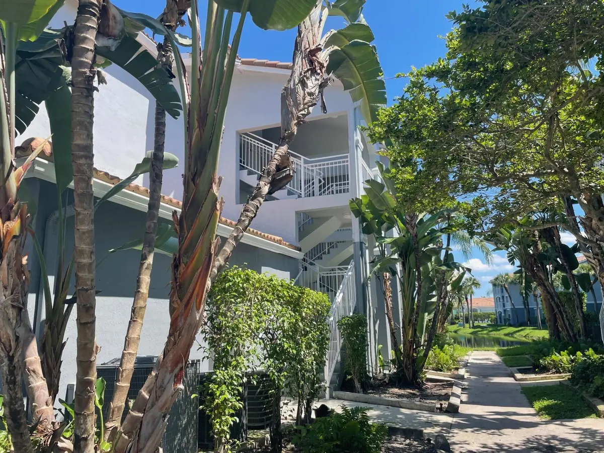165-004 at 165 NW 96TH Terrace 3-207, Pembroke Pines