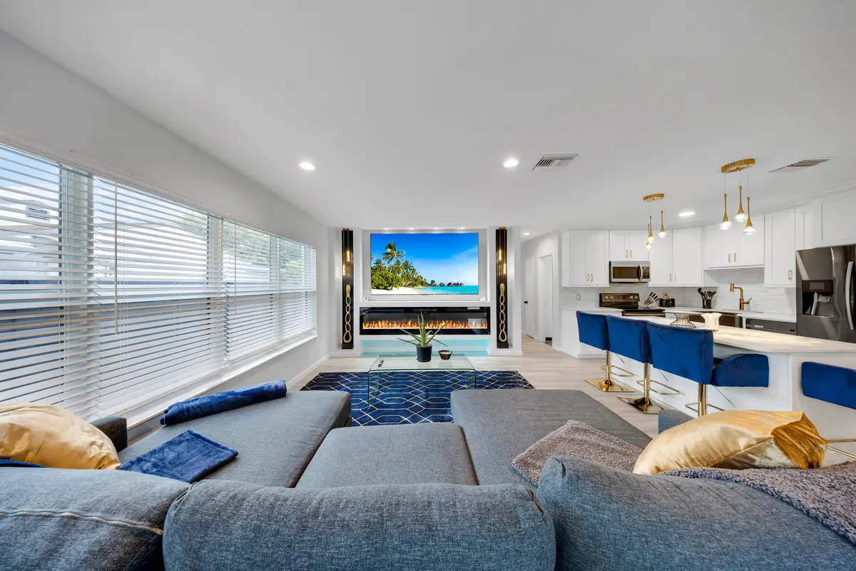 700 NE 16th Ct-Fort Lauderdal-Bianca-3 at 700 NE 16TH Court, Fort Lauderdale