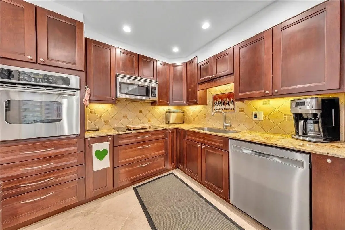 Kitchen at 3505 Oaks Way 109, Pompano Beach