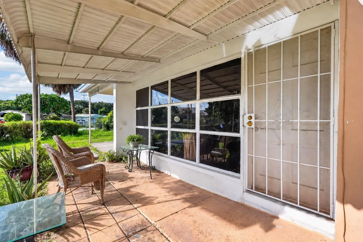front porch at 4351 Colt Lane, West Palm Beach