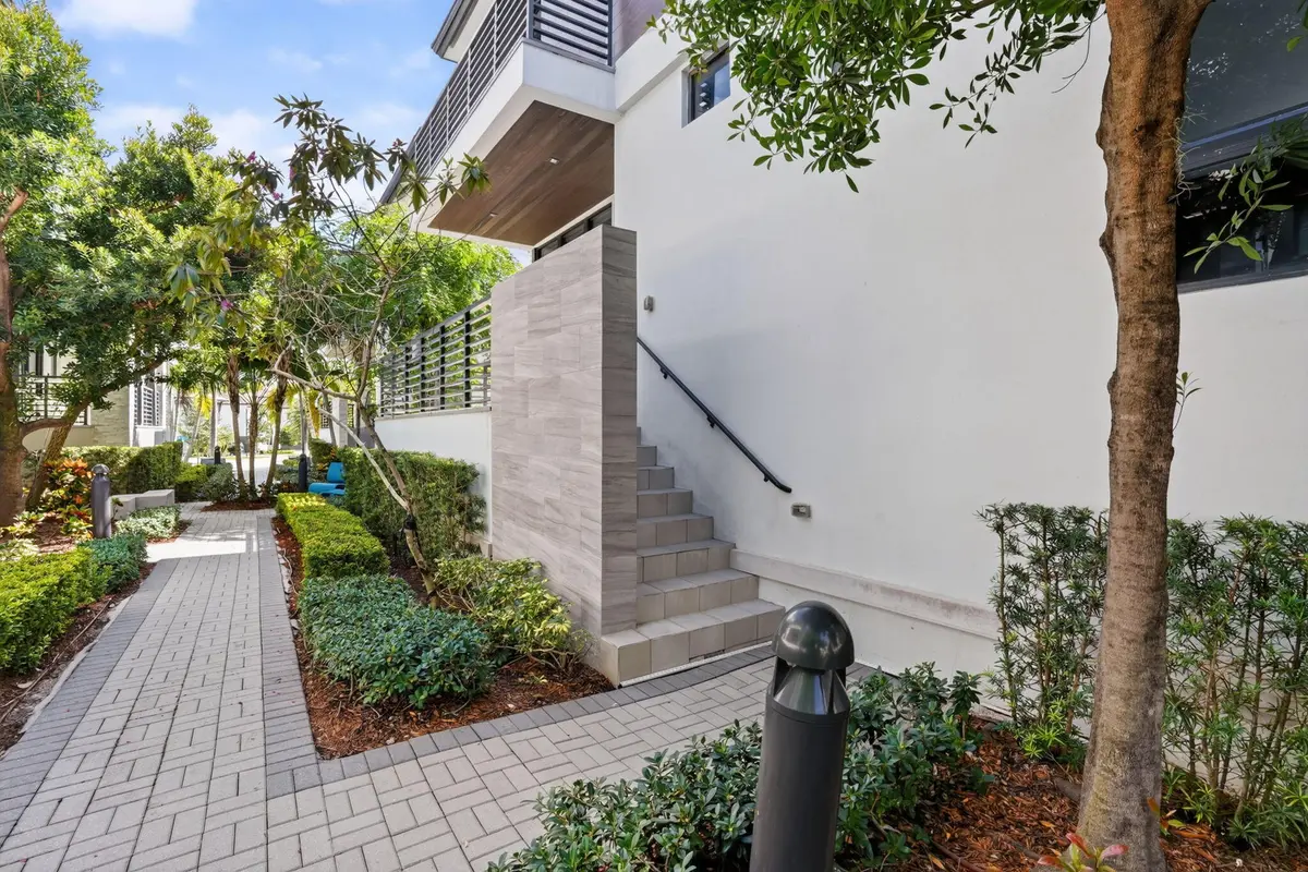 3-web-or-mls-DSC00673 at 8243 NW 48th Street, Doral