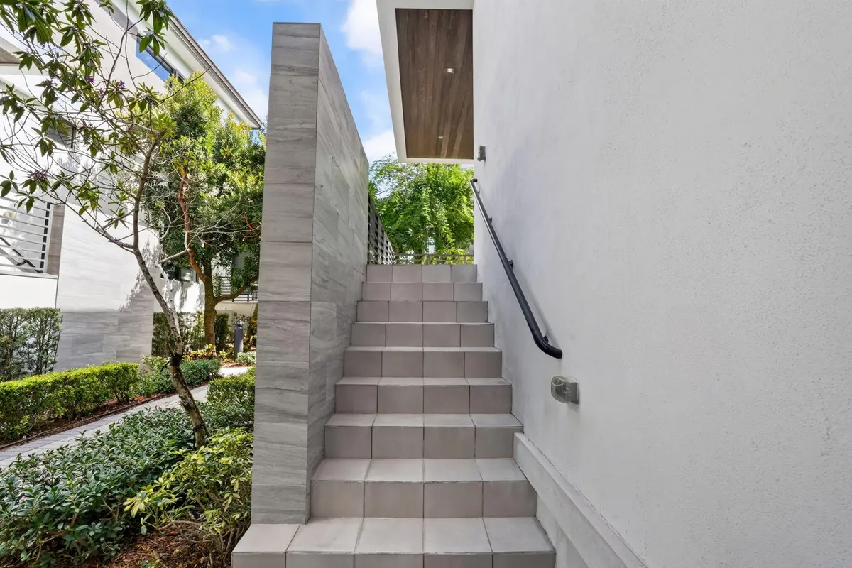 4-web-or-mls-DSC00677 at 8243 NW 48th Street, Doral