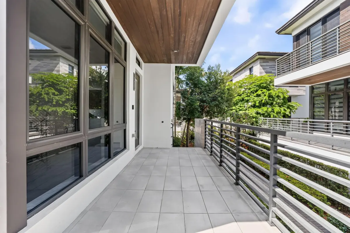 7-web-or-mls-DSC00685 at 8243 NW 48th Street, Doral