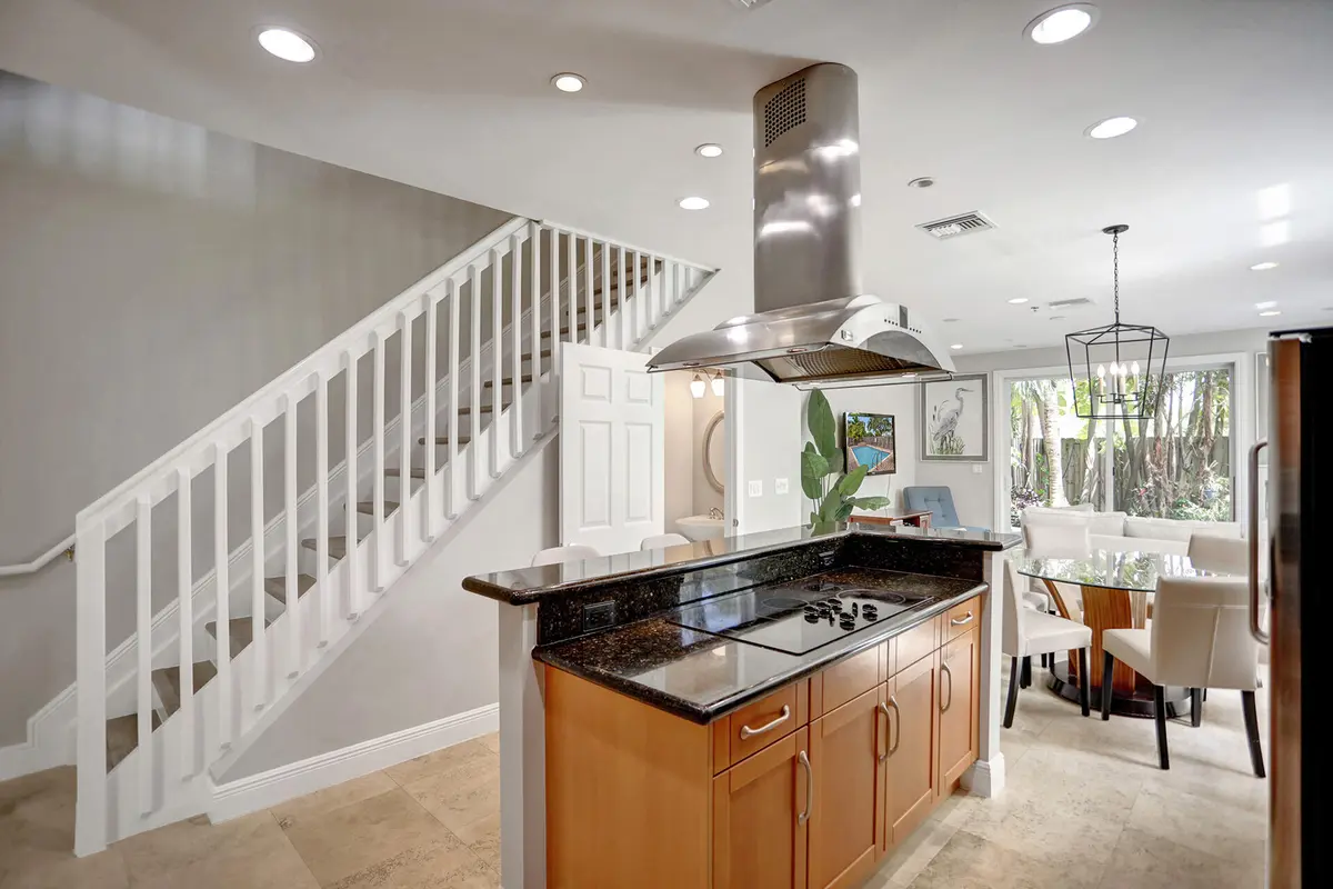 3W1A3639 at 728 NE 7th Avenue, Fort Lauderdale
