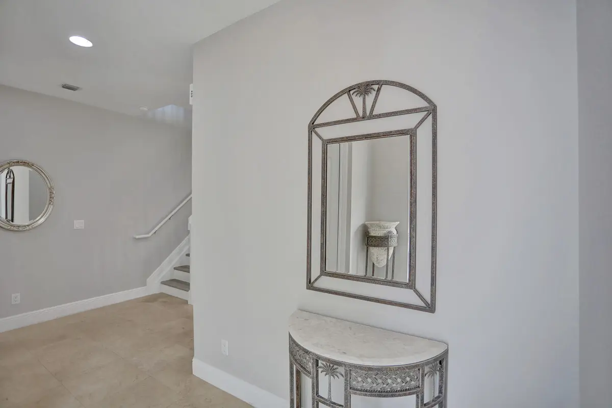 3W1A3624 at 728 NE 7th Avenue, Fort Lauderdale