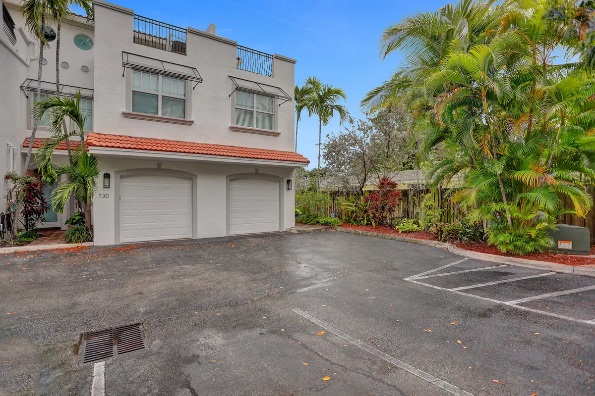 3W1A3579 at 728 NE 7th Avenue, Fort Lauderdale