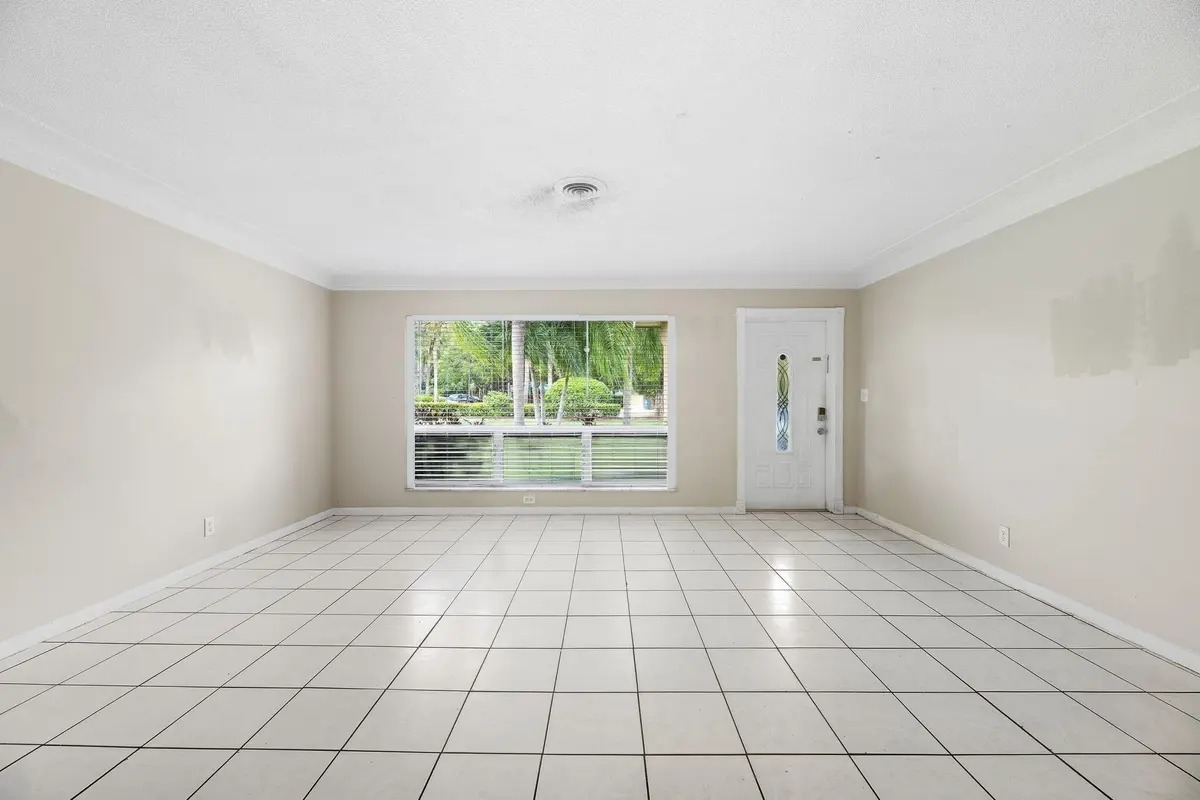 831 NW 43RD Avenue, Coconut Creek, FL – photo 2