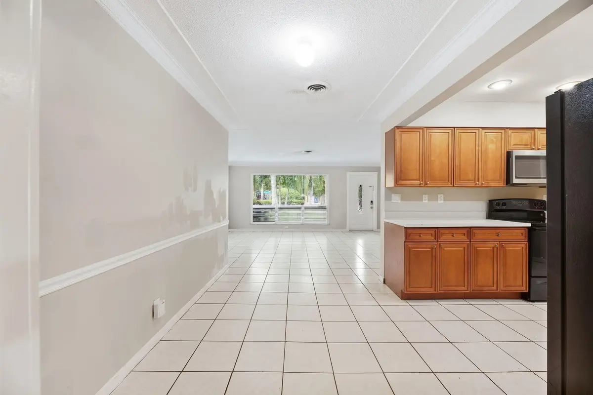 831 NW 43RD Avenue, Coconut Creek, FL – photo 4
