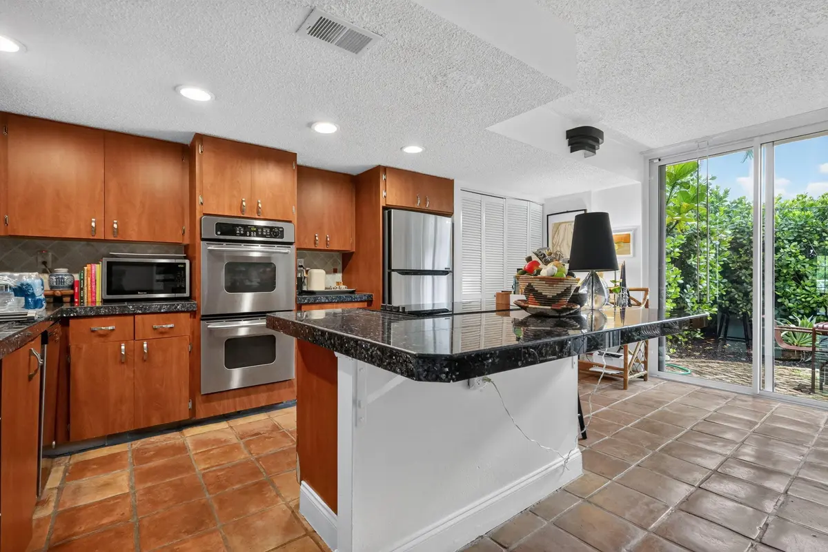 22-web-or-mls-8H3A5203 at 946 NE 24TH Avenue 186, Hallandale Beach