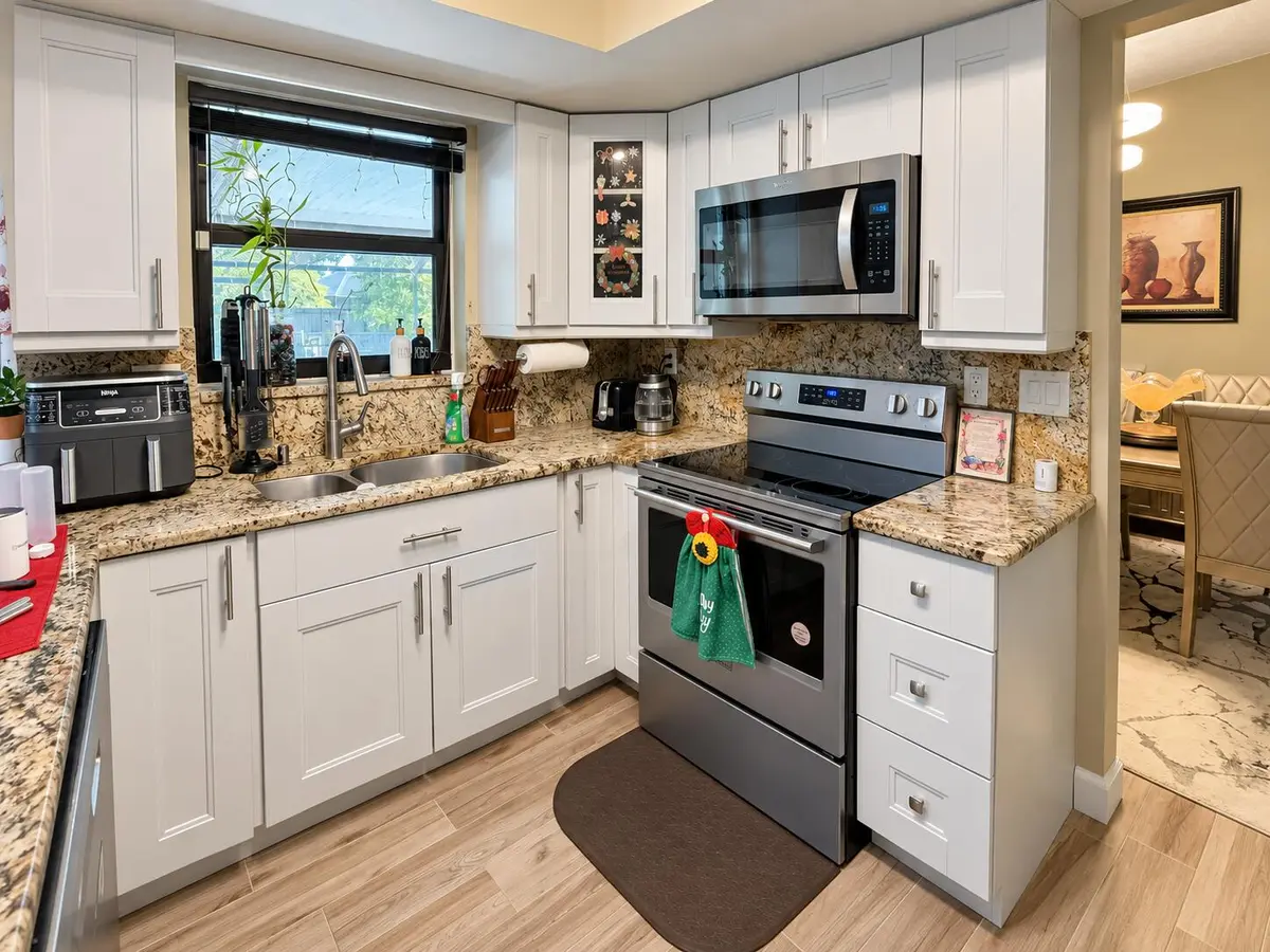 Kitchen 3 at 11363 FAIRFIELD Court, Wellington