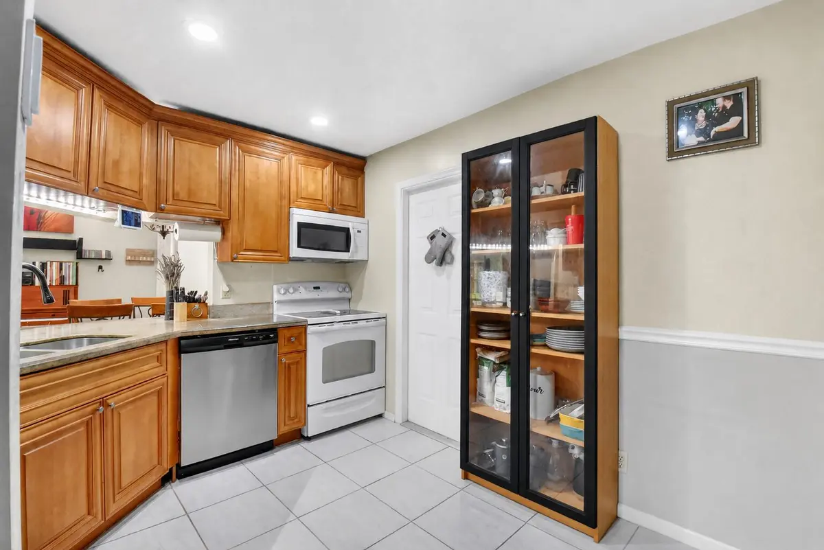 Kitchen at 14 VIA DE CASAS SUR 104, Boynton Beach