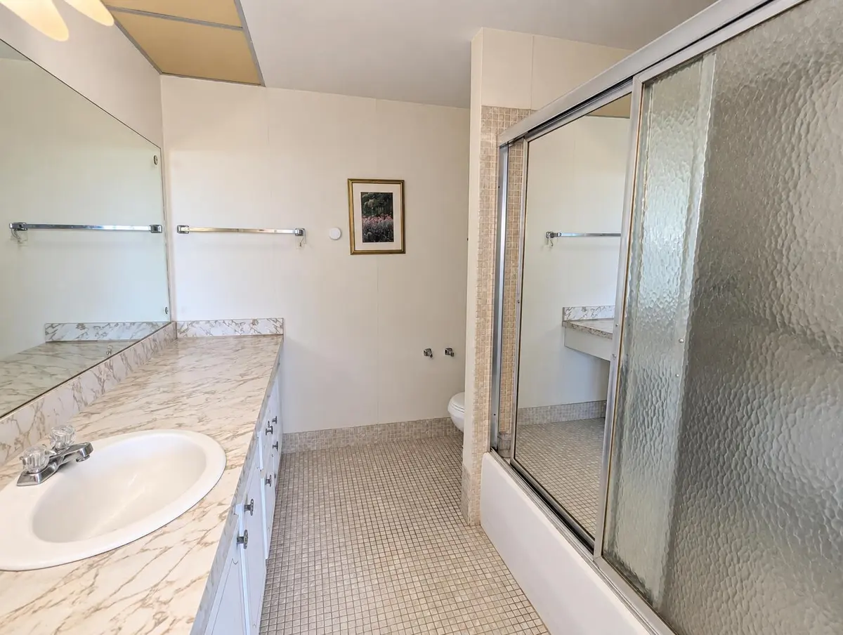 Ensuite Bath at 205 Wellington M, West Palm Beach