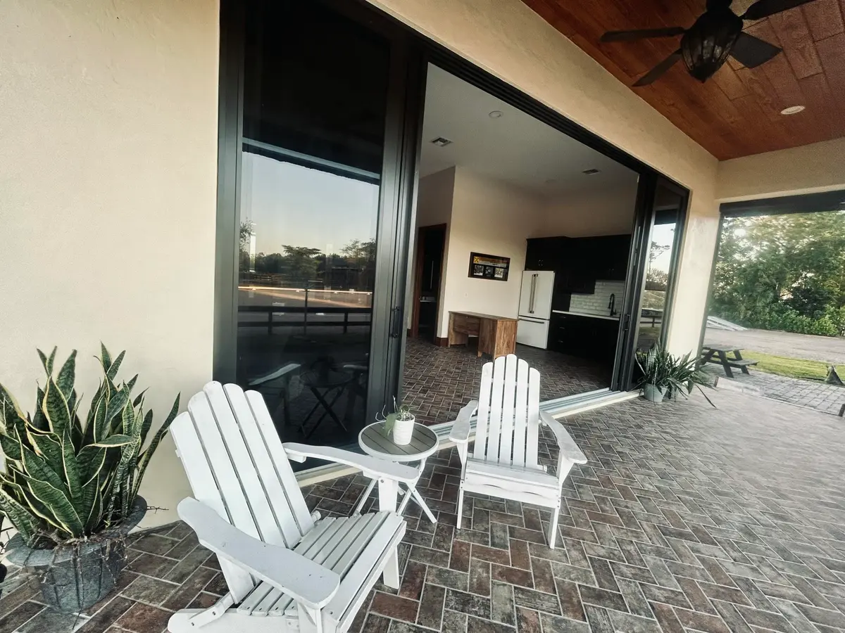 owner/rider lounge at 15317 COLLECTING CANAL Road, Loxahatchee Groves
