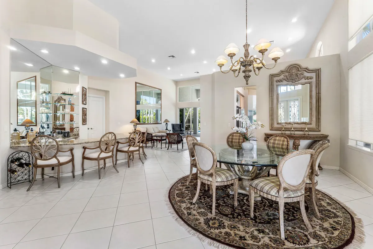 Dining/Bar at 125 Windward Drive, Palm Beach Gardens
