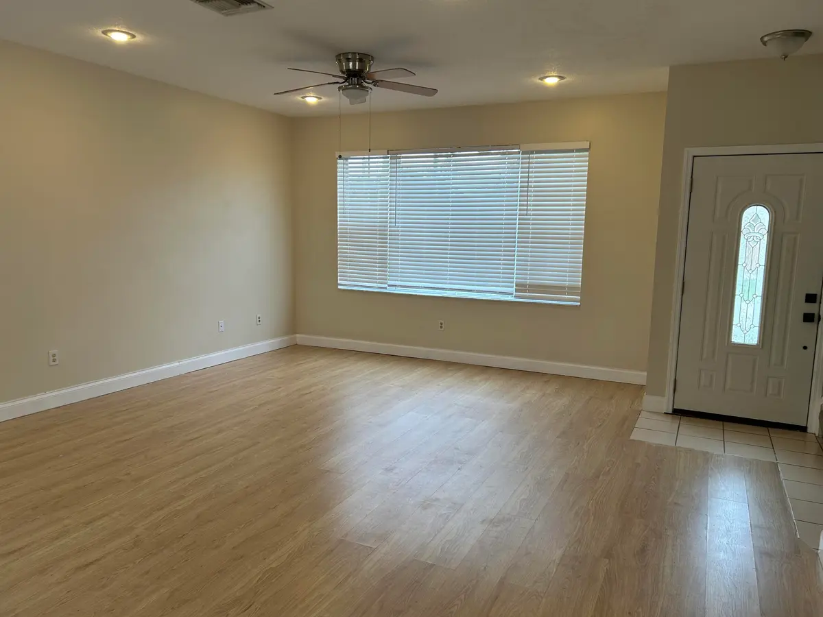 LIVING ROOM at 331 OAK CREST Terrace 331, Jupiter