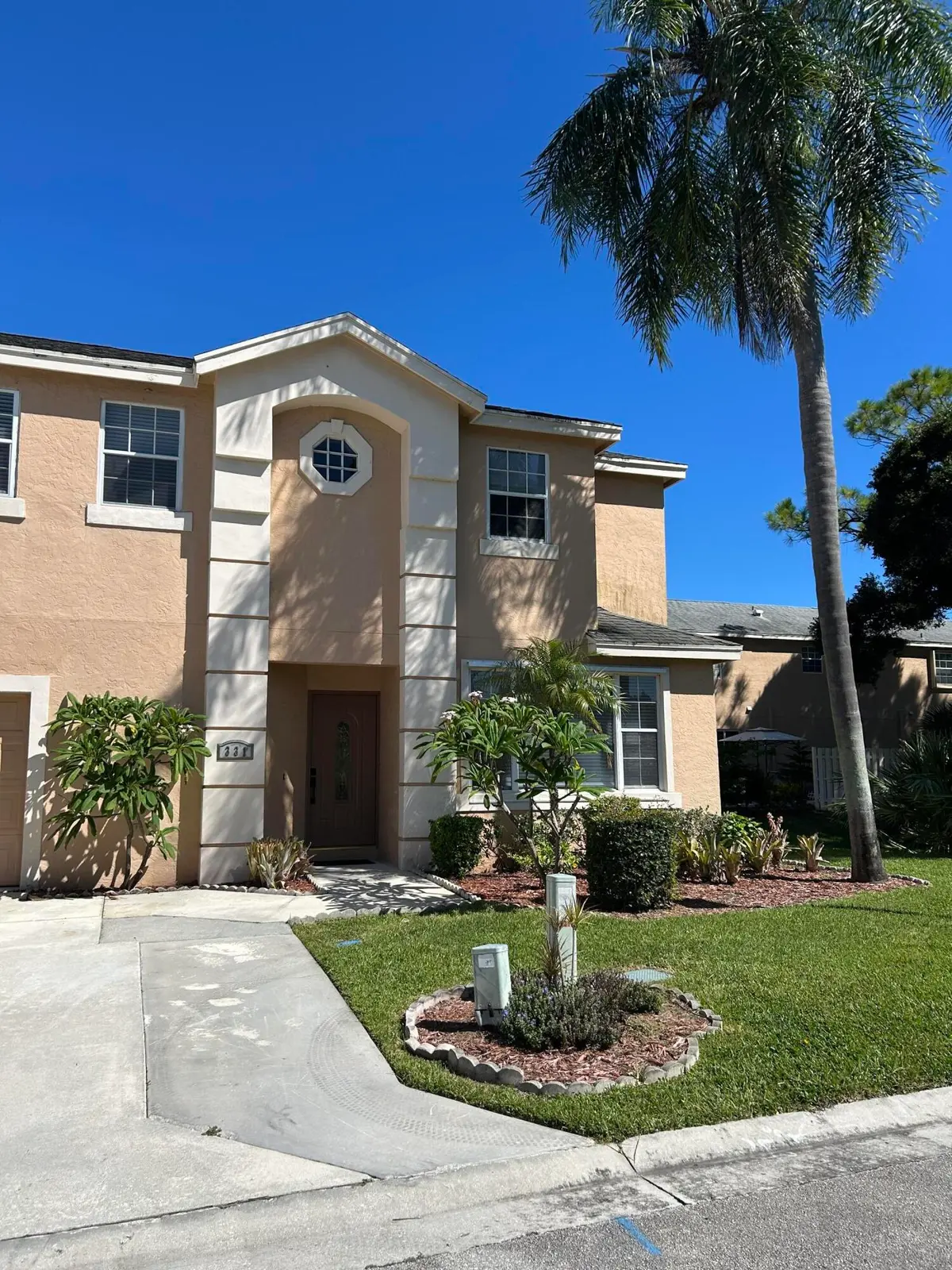 LAUREL OAKS at 331 OAK CREST Terrace 331, Jupiter