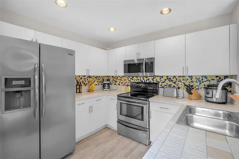Photo 4 at 4734 SW 13TH Place, Deerfield Beach