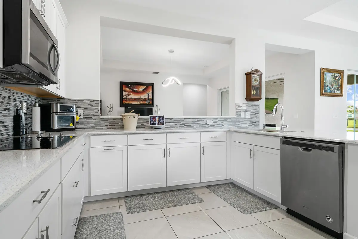 Kitchen at 15894 Meadowlark Court, Westlake