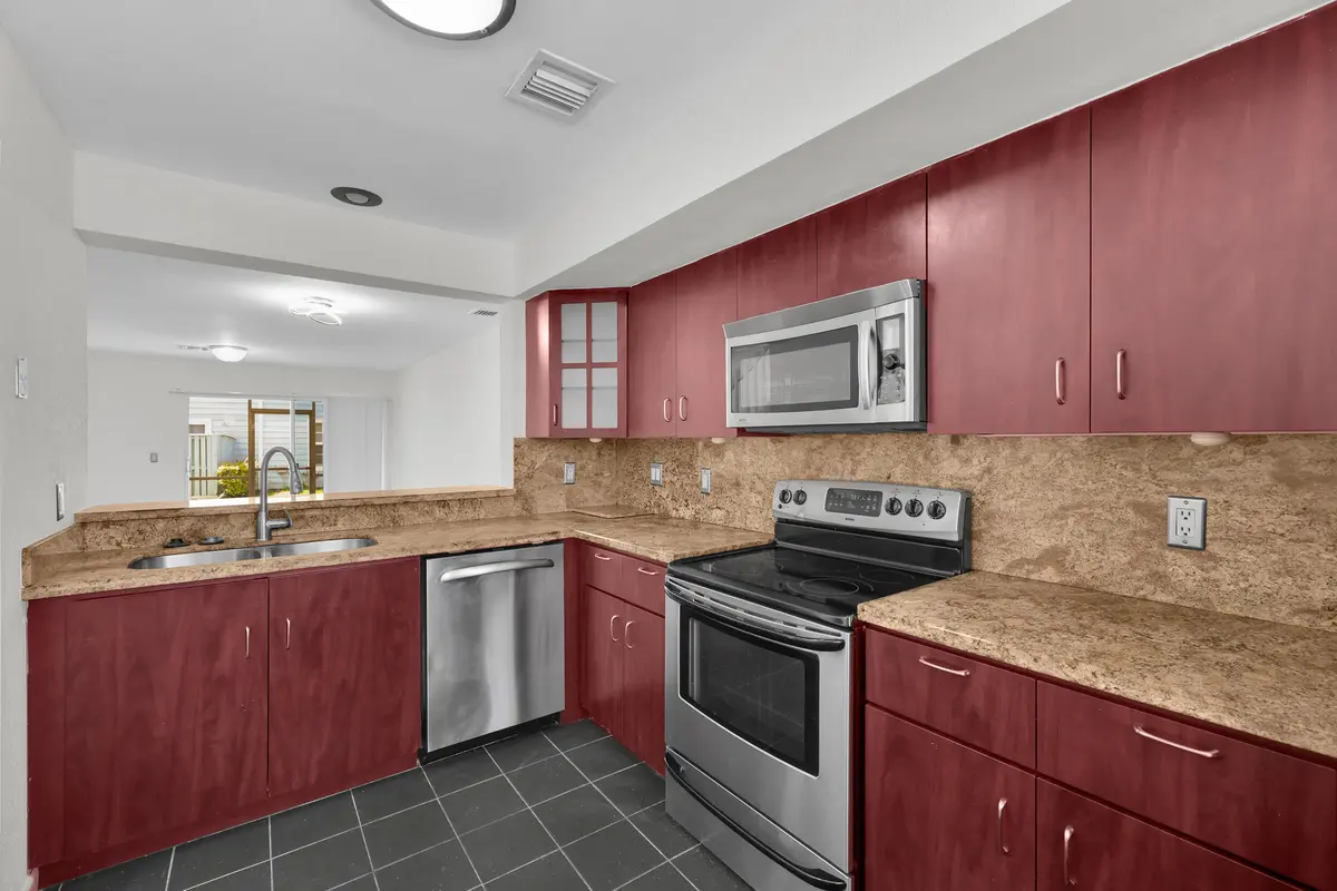 12_8p3a3116 at 2164 CHAMPIONS Way, North Lauderdale