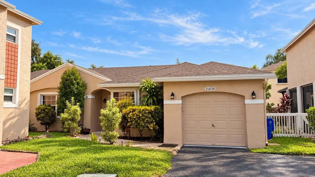 WhatsApp Image 2026-09-29 at 21.13.38 at 11838 NW 13TH Street, Pembroke Pines