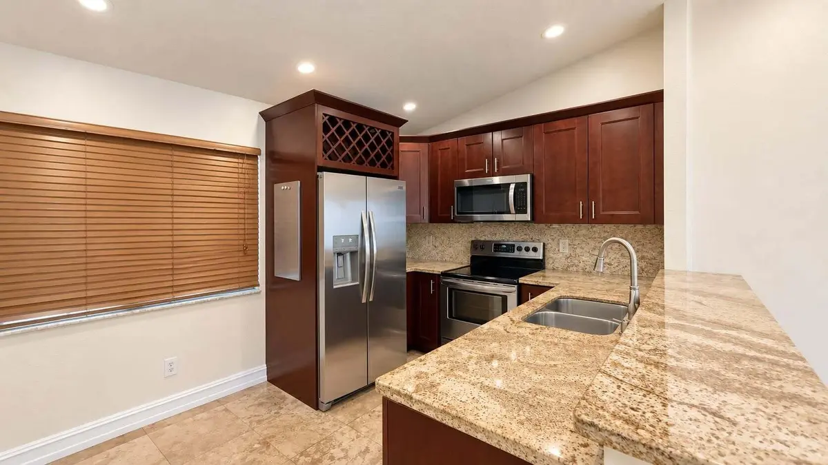WhatsApp Image 2026-09-29 at 21.13.39 (4 at 11838 NW 13TH Street, Pembroke Pines