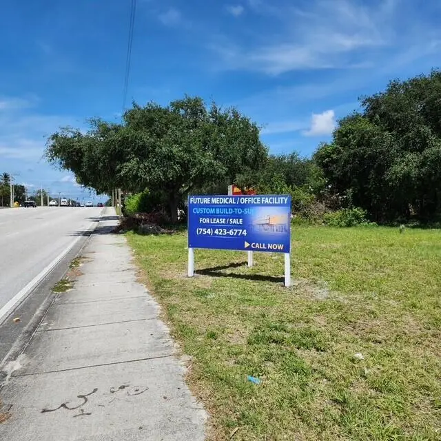 Sidewalk view at 1119 45th Street, Mangonia Park