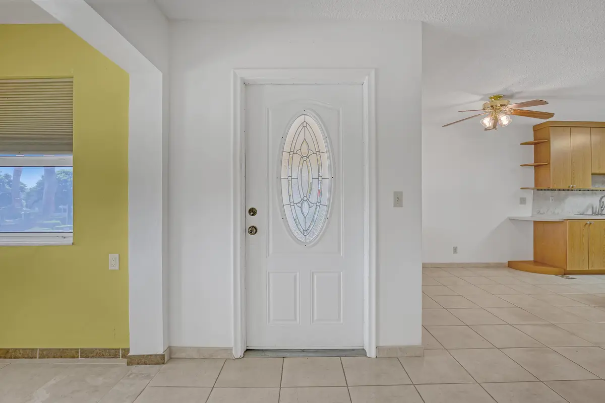 Front Door Entry at 122 STRATFORD I, West Palm Beach