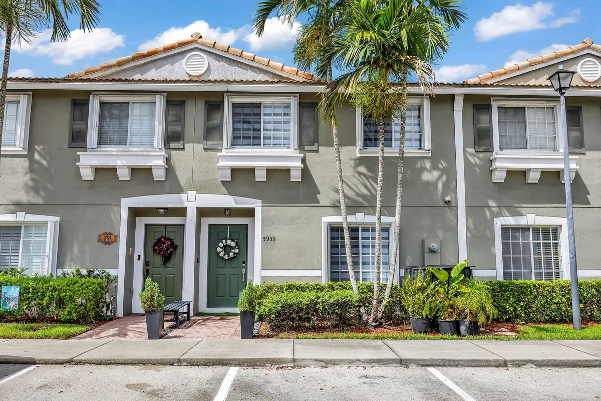1-37 at 5933 MANCHESTER Way 5933, Tamarac