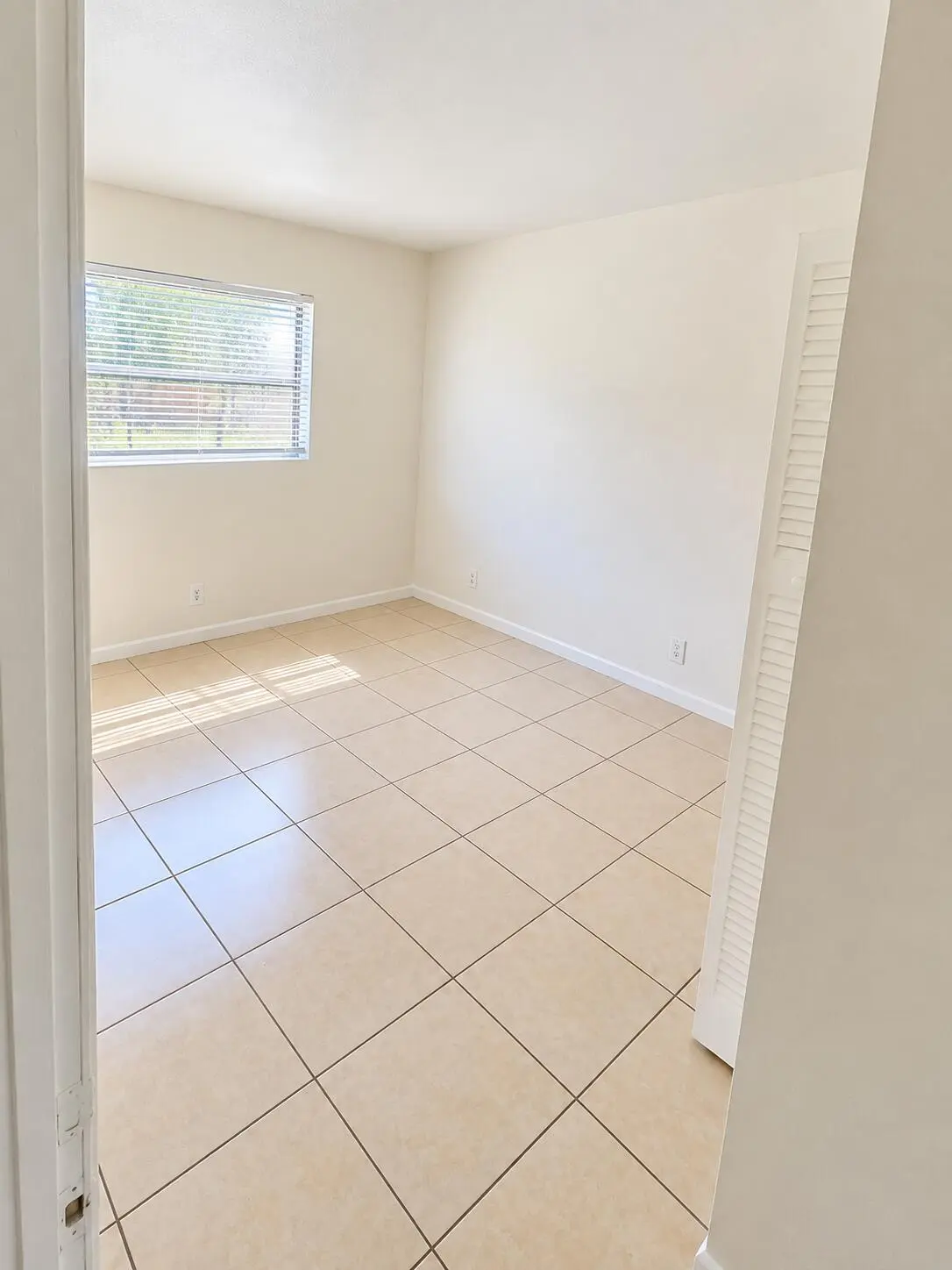 35C897EB-3D55-4D75-AA8E-130CBDDB978A at 5150 NE 6TH Avenue 113, Oakland Park