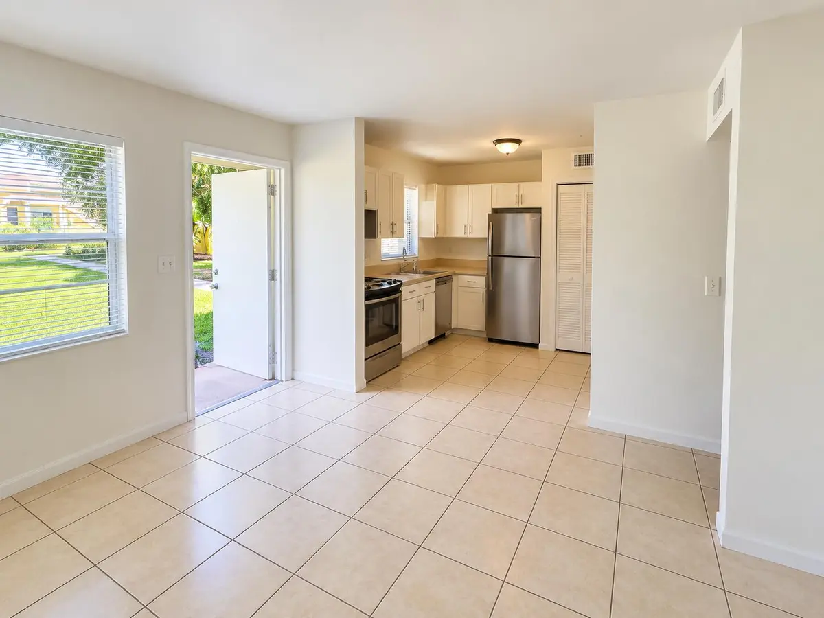 DE79CC89-05F9-4CF2-88E2-378E8DDE36A1 at 5150 NE 6TH Avenue 113, Oakland Park