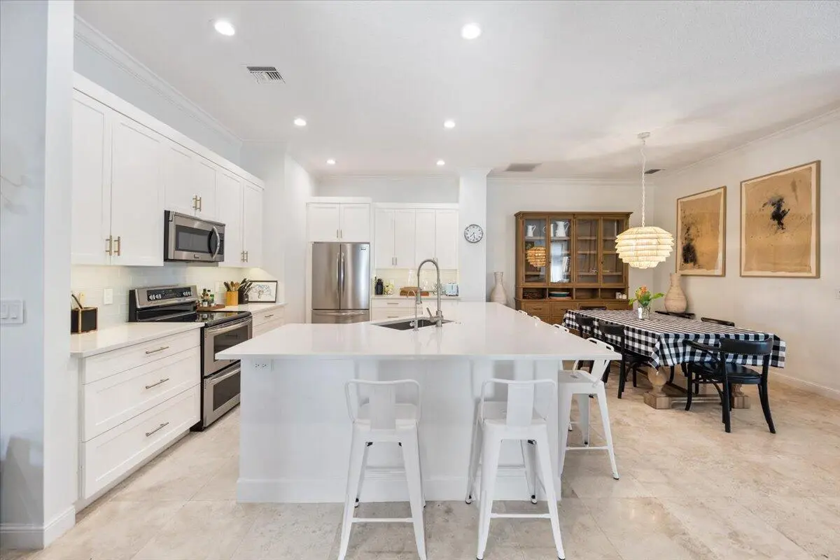 kitchen at 2910 TWIN OAKS Way, Wellington