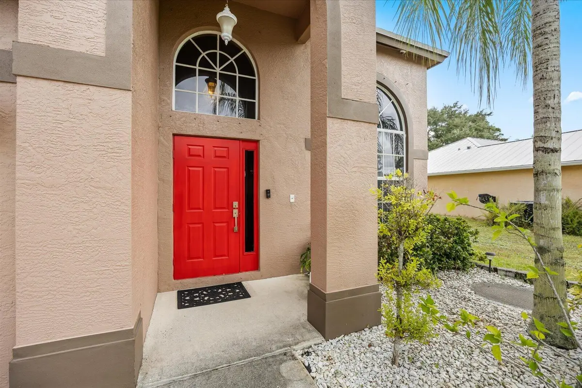 03-east in-32 at 1126 SW EAST LOUISE Circle, Port St. Lucie