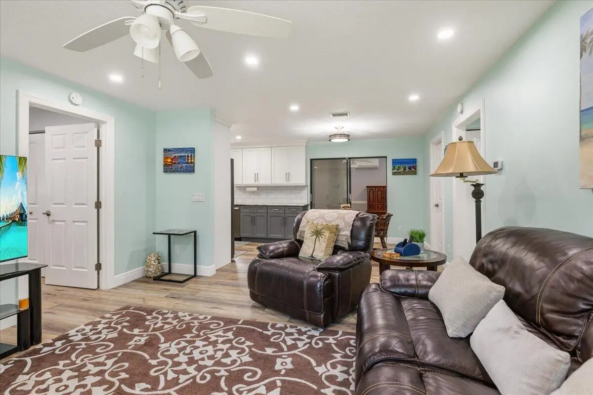 18-0B2A3699 at 3209 12th Street, Vero Beach