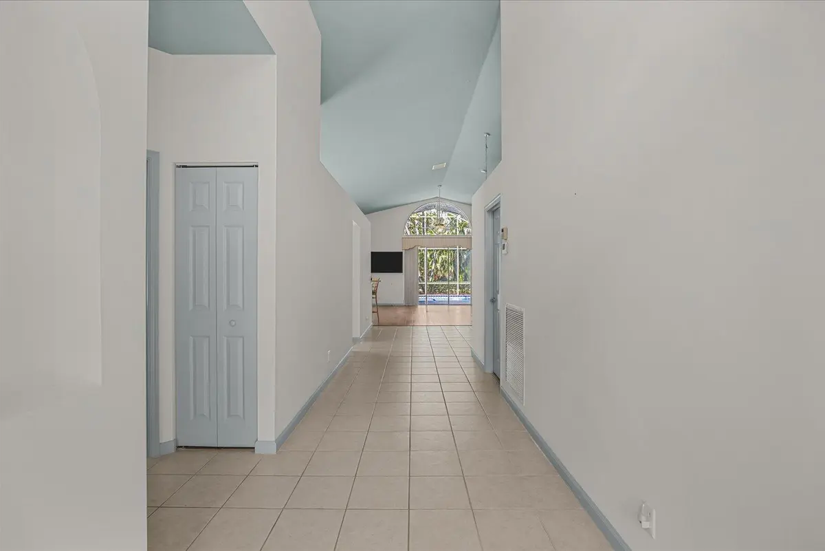 06-shel in-17 at 1629 SE Shelburnie Way, Port St. Lucie