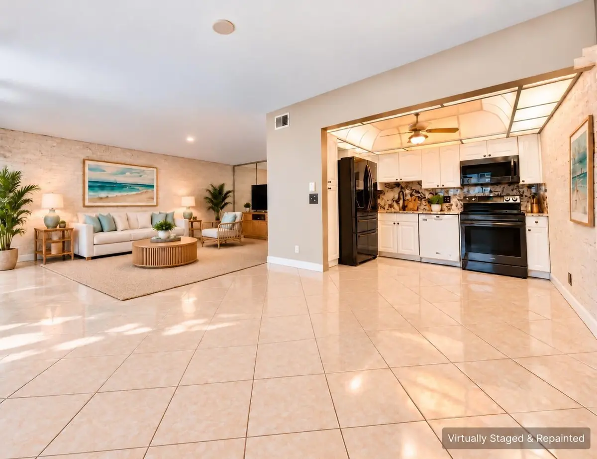 FANTASTIC LOCATION & PRICE at 110 WELLINGTON B, West Palm Beach