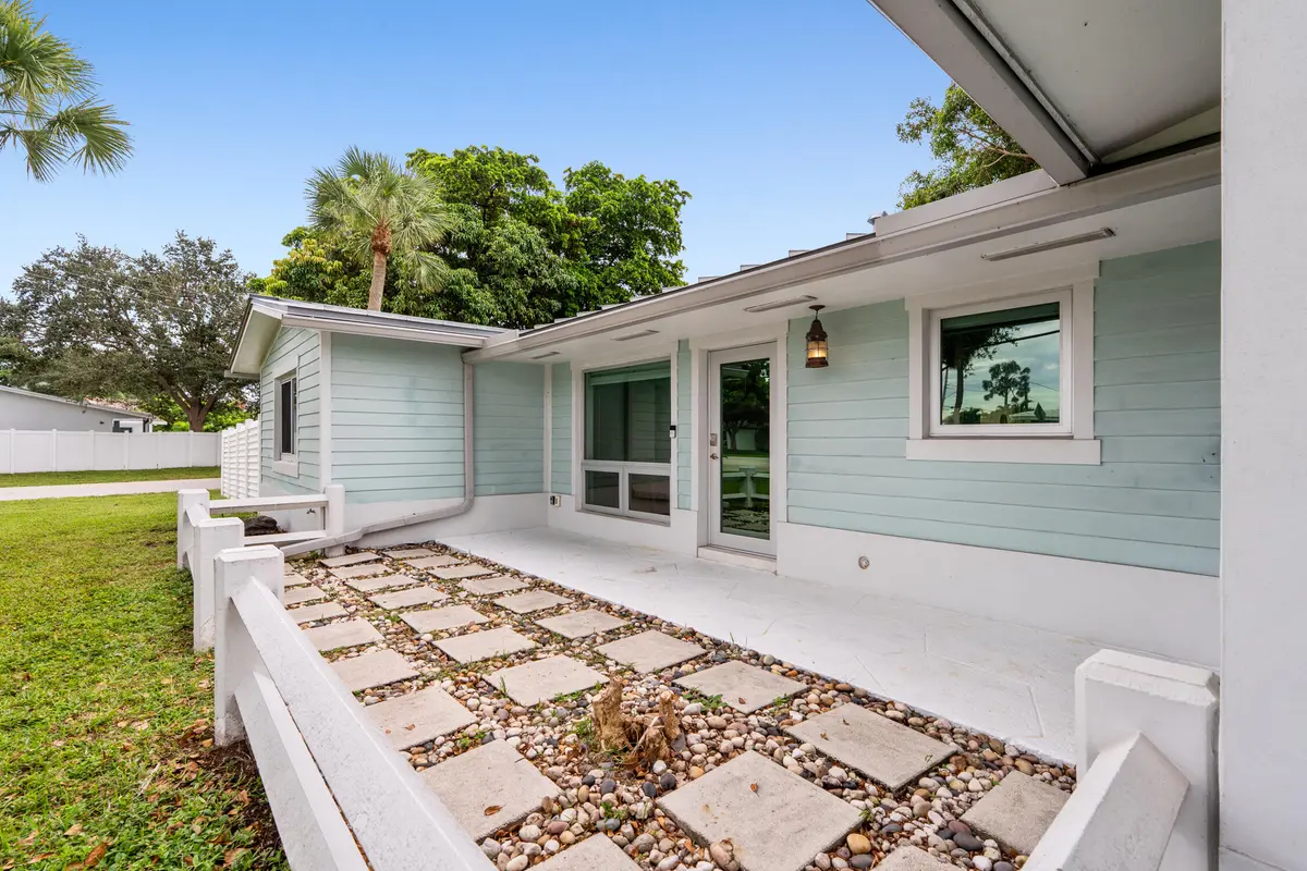 DSC03510 at 690 SE 5th Court, Pompano Beach