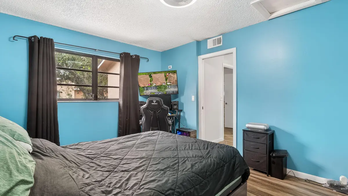 27-web-or-mls-DSC09339 at 3477 SW 52ND Avenue 3477, Hollywood
